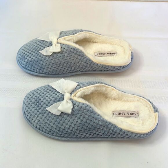 Laura Ashley Ladies Memory Foam Quilted Slipper Blue with Bow Size XL (9.5-10.5) - Picture 2 of 7